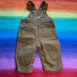 Classic Carhartt bib overalls in honey-brown